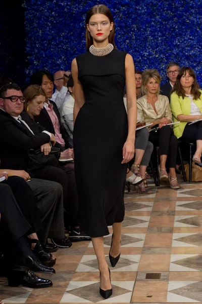 Look 12